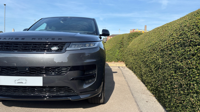 Land Rover Range Rover Sport 3.0 D300 Dynamic SE 5dr Auto Diesel Estate - Image 35